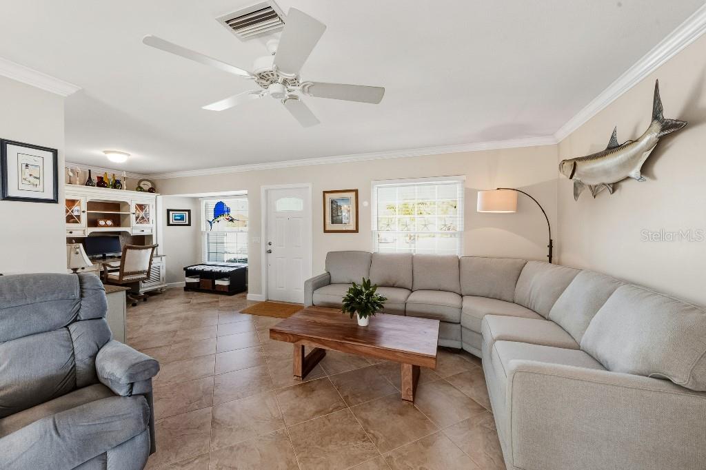 529 67TH STREET, HOLMES BEACH, FL — photo 3 of 23