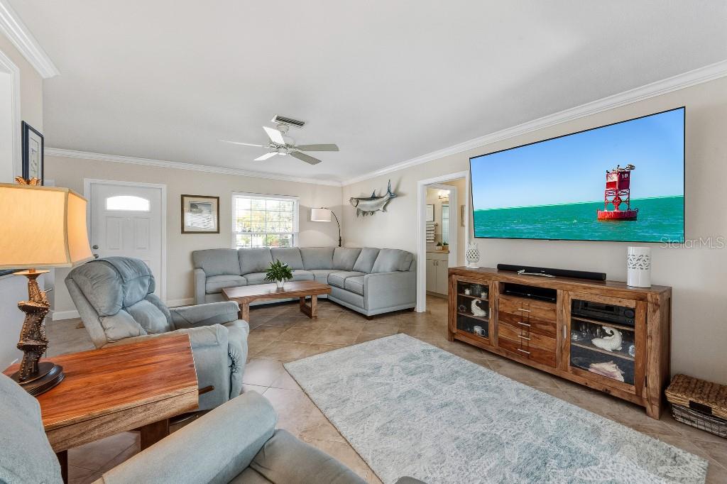 529 67TH STREET, HOLMES BEACH, FL — photo 4 of 23
