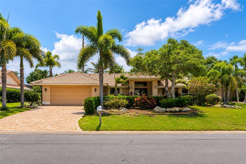 1495 LANDVIEW LANE
