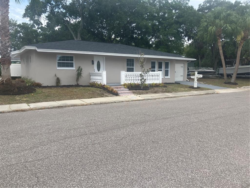 601 BANANA STREET