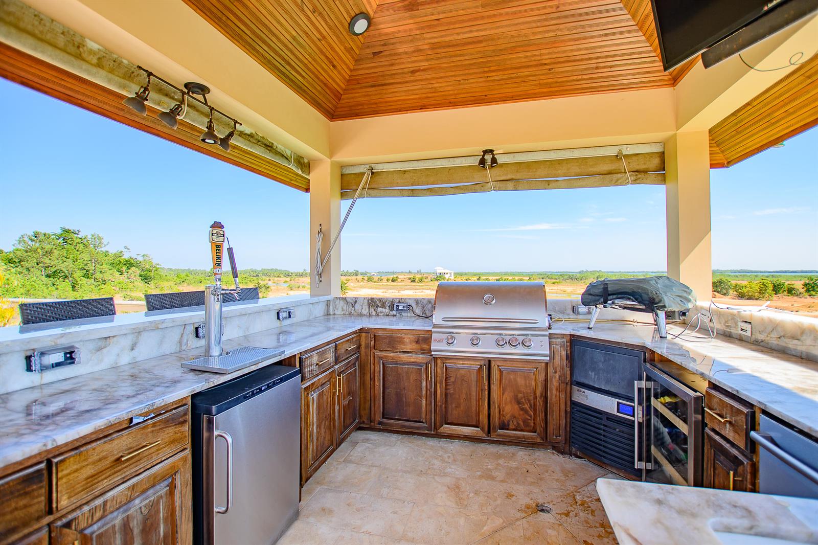 Rooftop Open Concept Kitchen — FL