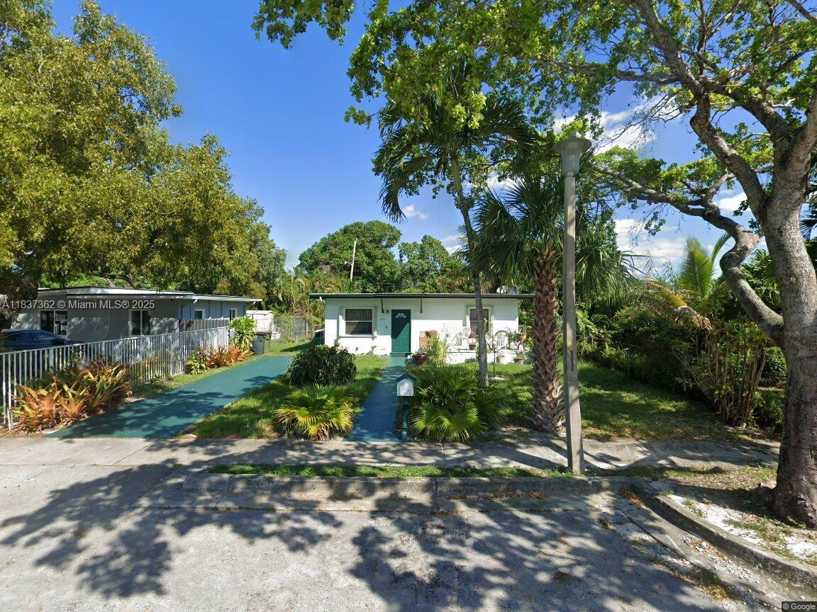 1645 NW 121st St, North Miami FL 33167