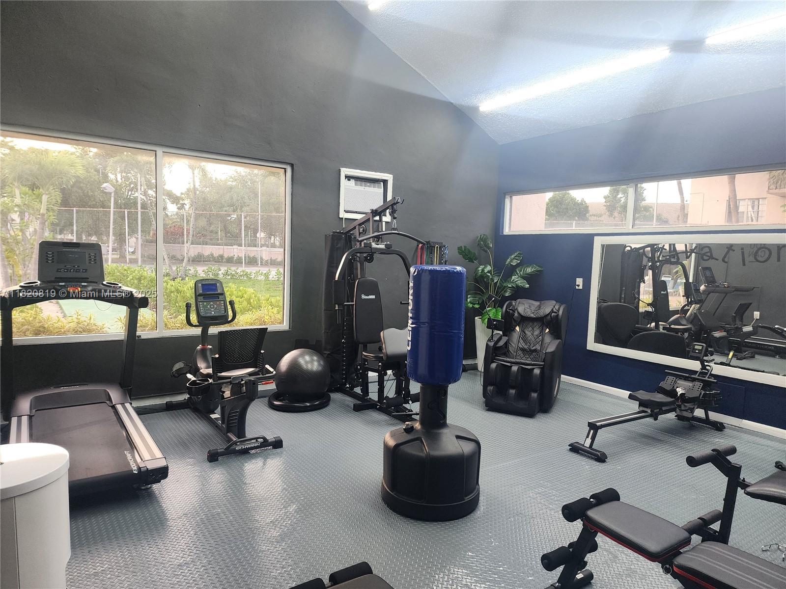 2541 Aragon Blvd # 105, Sunrise FL 33322