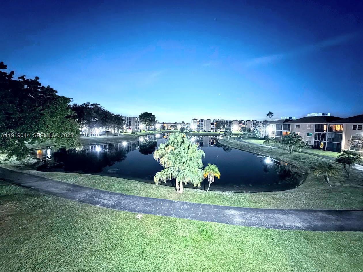 7900 NW 50th St # 304, Lauderhill FL 33351