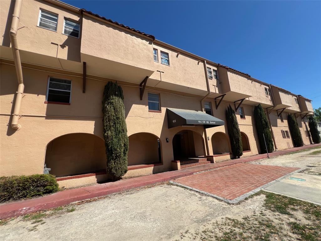 914 SW 8TH AVENUE UNIT 44