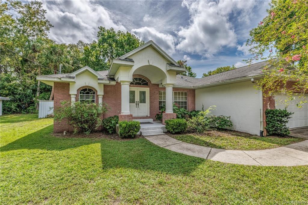 9 CYPRESS LANE
