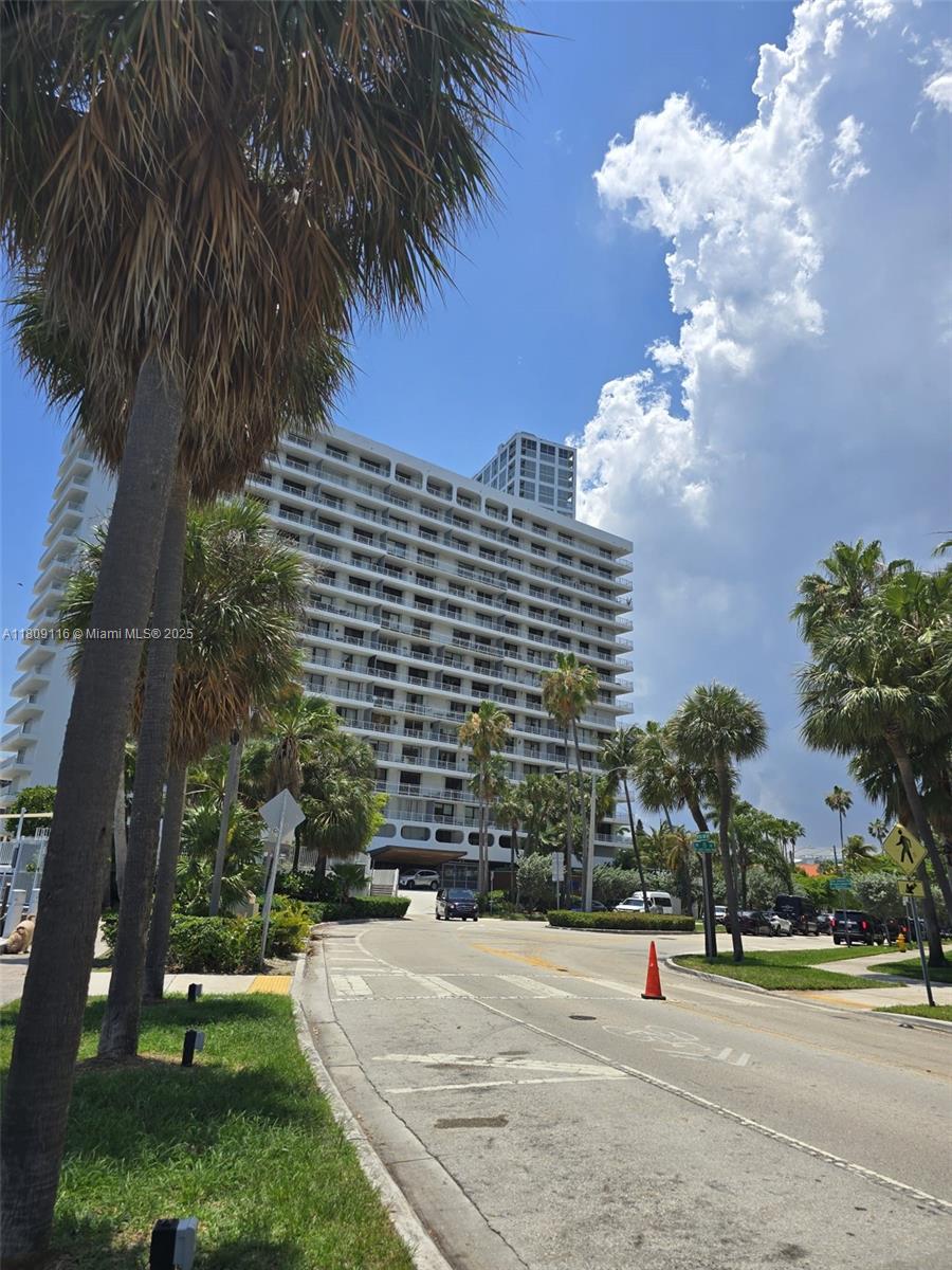 200 SE 15th Rd # 6B, Miami FL 33129