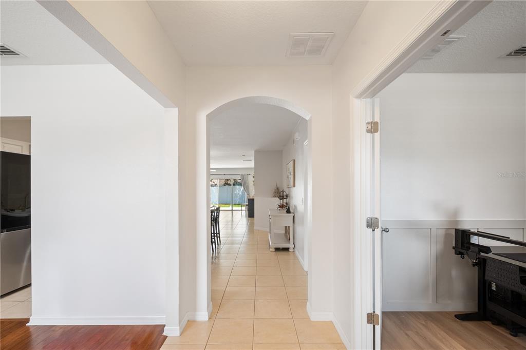 618 BAINBRIDGE LOOP, WINTER GARDEN, FL — photo 2 of 30
