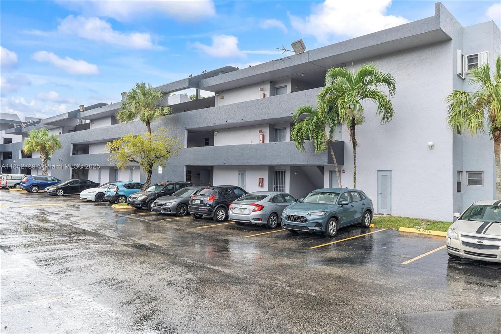 8841 W Flagler St # 212, Miami FL 33174