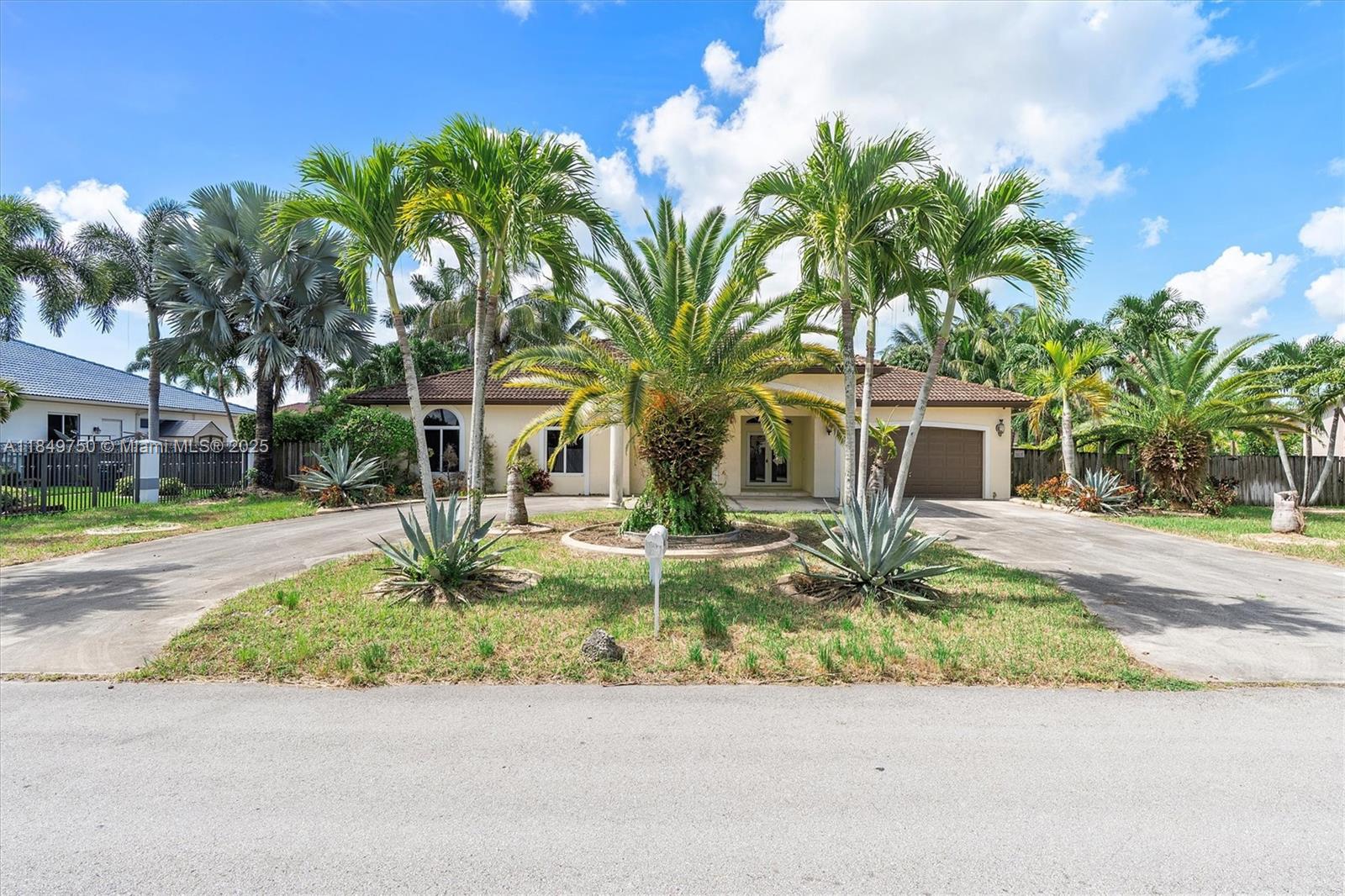 12920 SW 220th Ter, Miami FL 33170