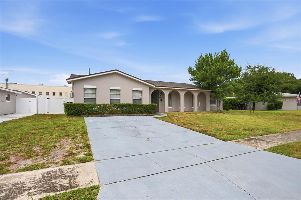 4 CARRIAGE HILL CIRCLE, CASSELBERRY, FL — photo 3 of 30