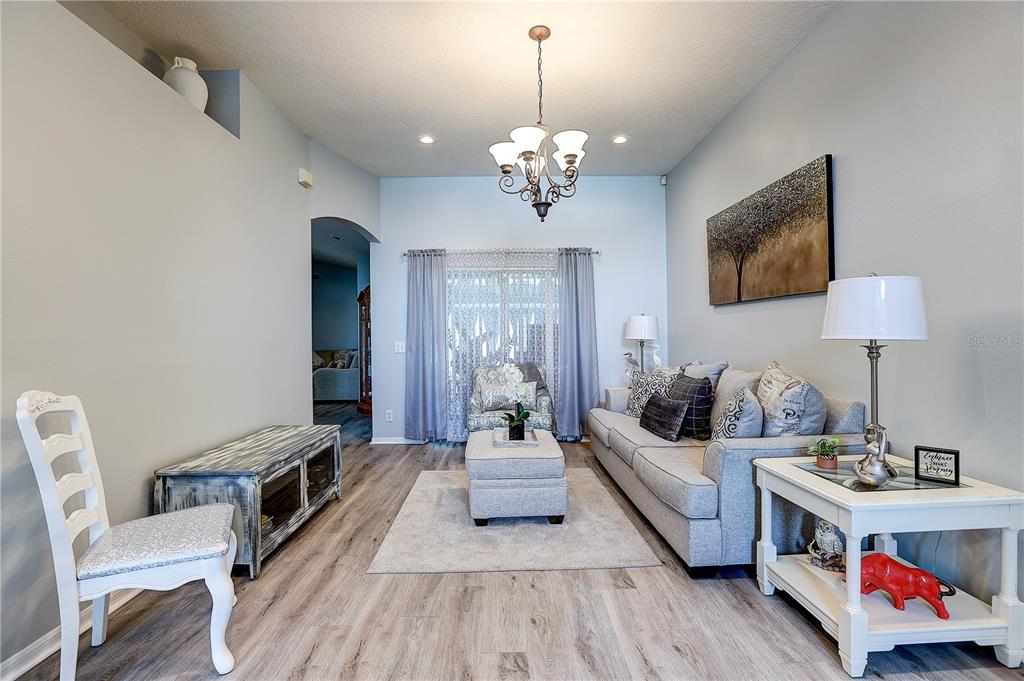2242 TOWERING OAKS CIRCLE, SEFFNER, FL — photo 5 of 30