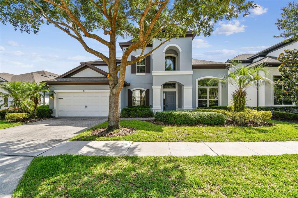 811 SHERBOURNE CIRCLE