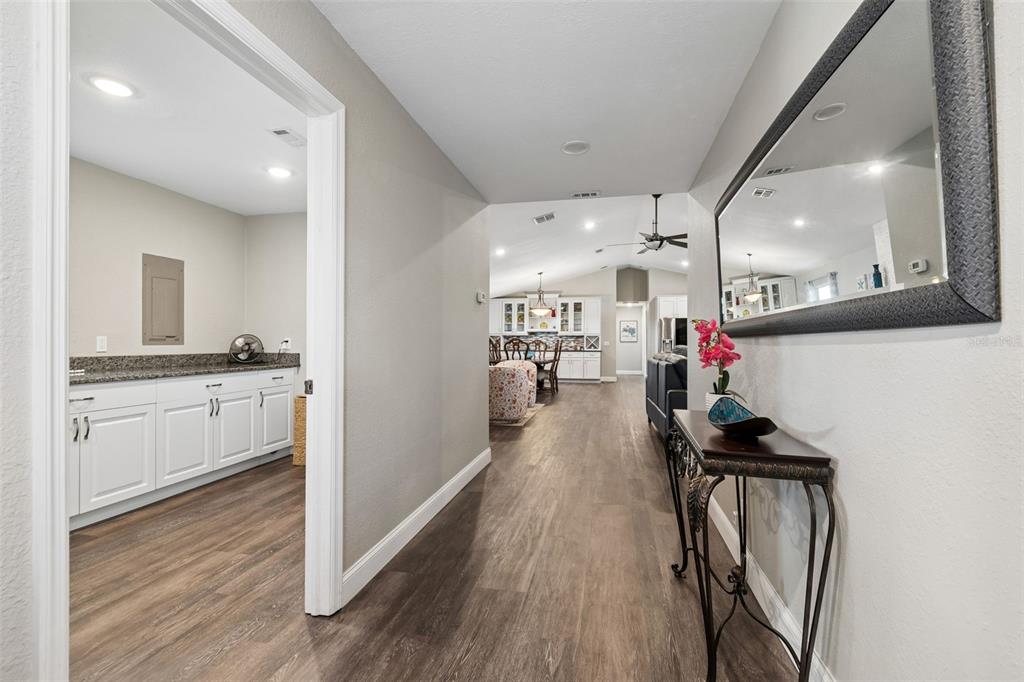 9901 BAY DRIVE, GIBSONTON, FL — photo 4 of 30