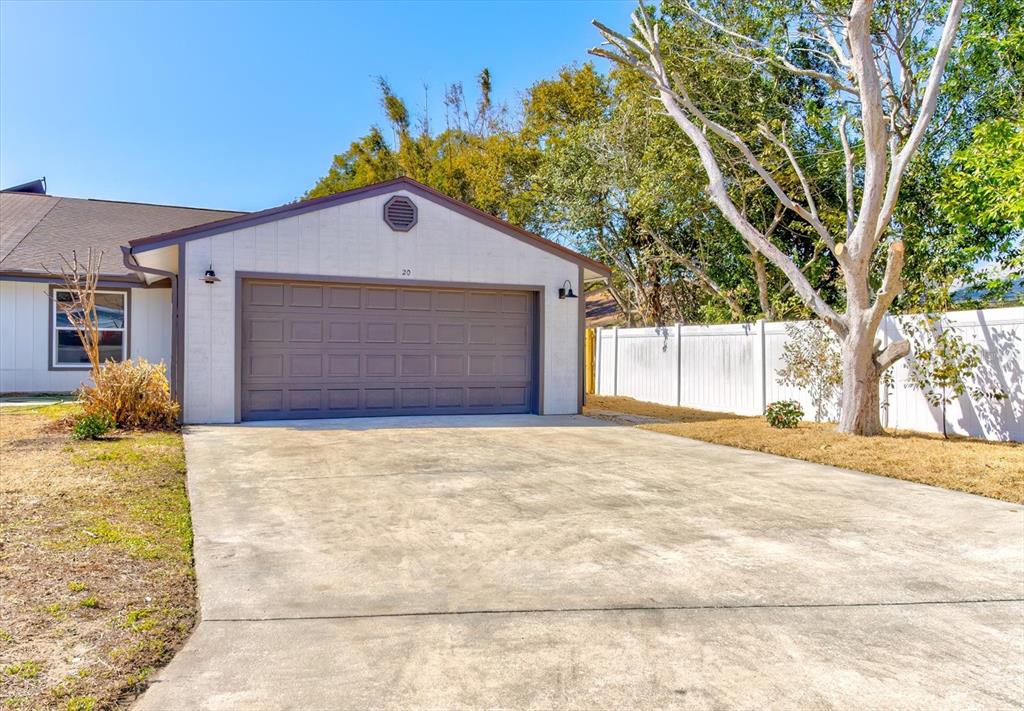20 WOODLANDS CIRCLE