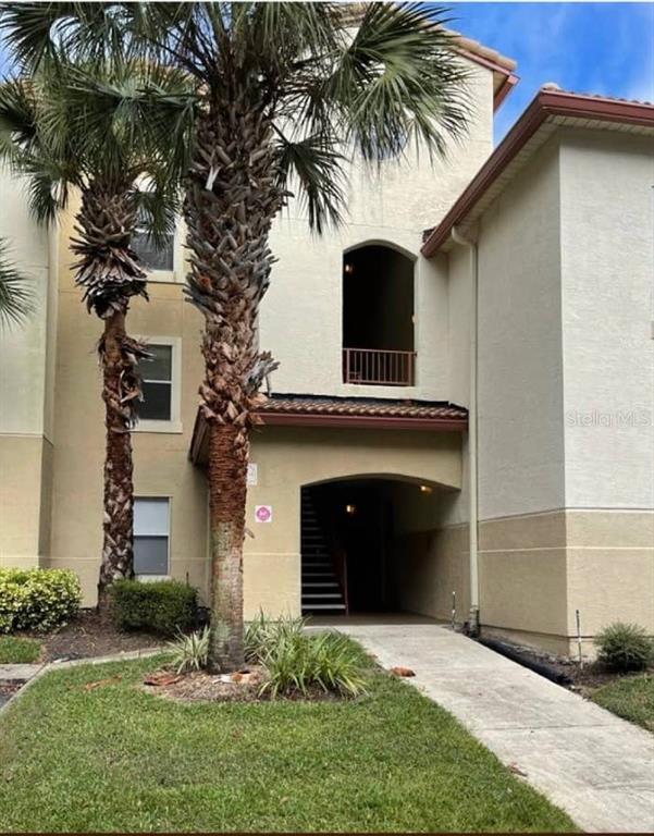 824 CAMARGO WAY UNIT 106
