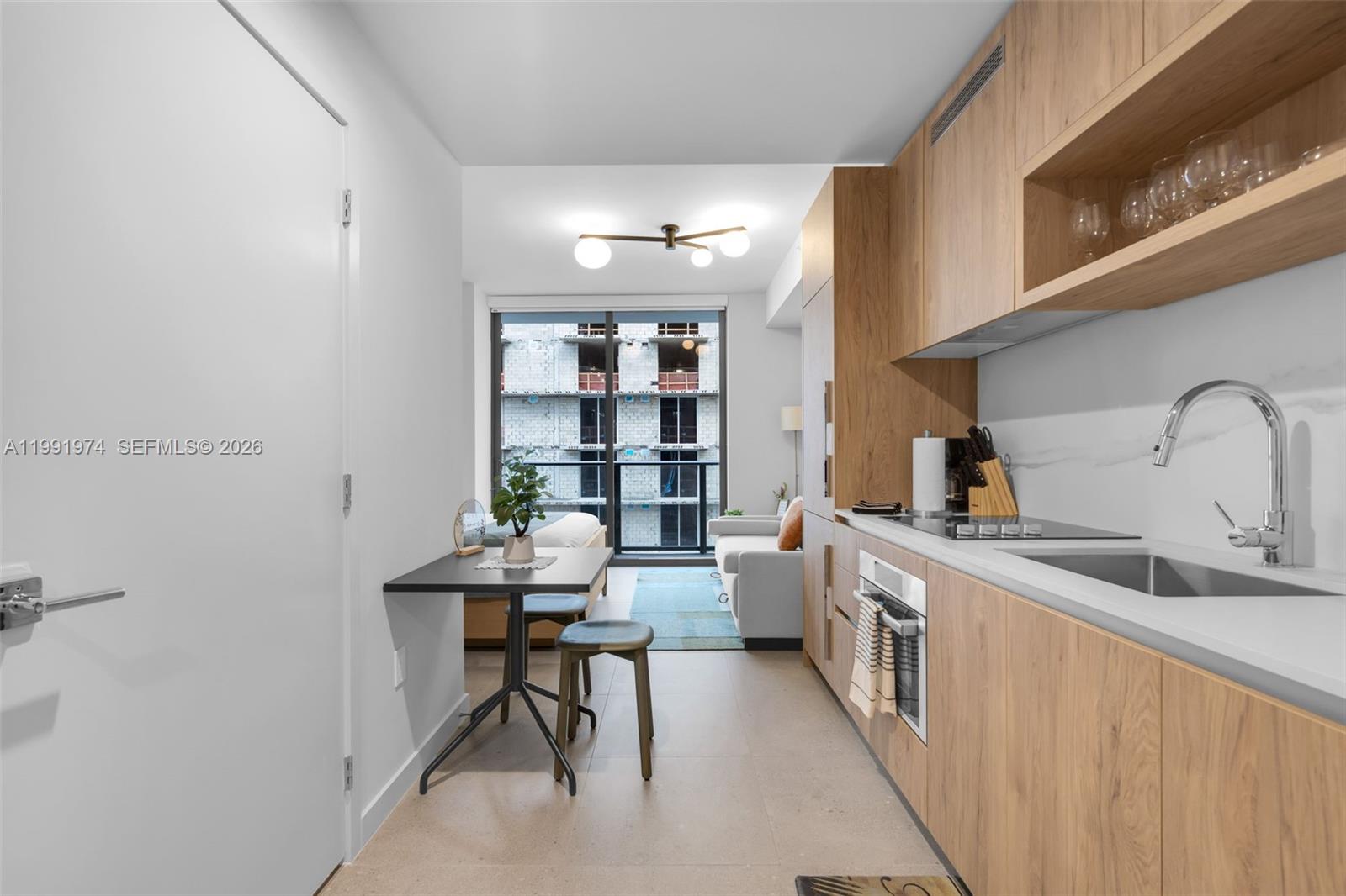 11 NE 6 th # 2808, Miami FL 33132