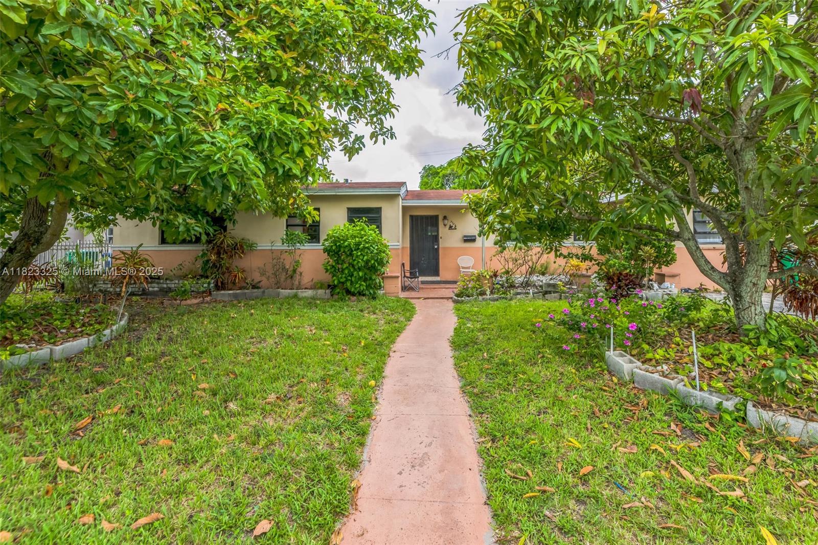 770 NW 184th Dr, Miami Gardens FL 33169