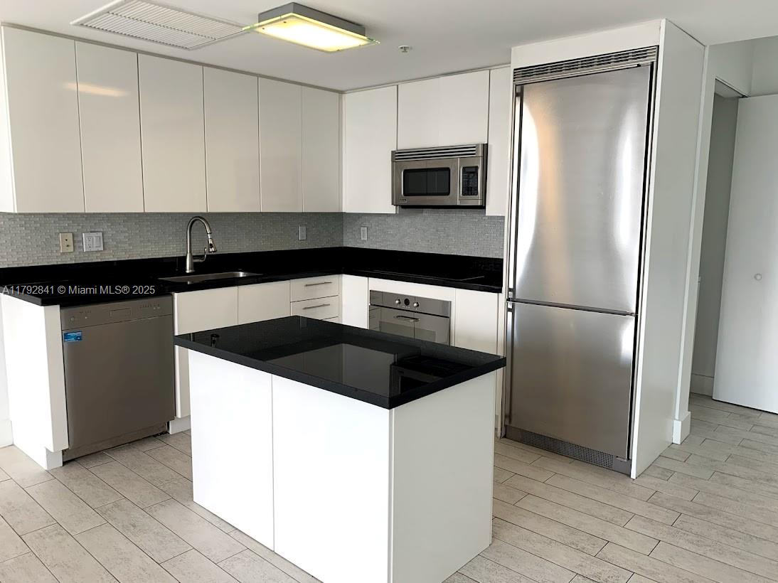 92 SW 3rd St # 3903, Miami FL 33130
