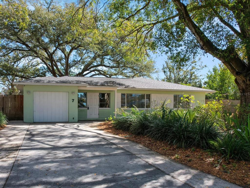 7 S COMET AVENUE