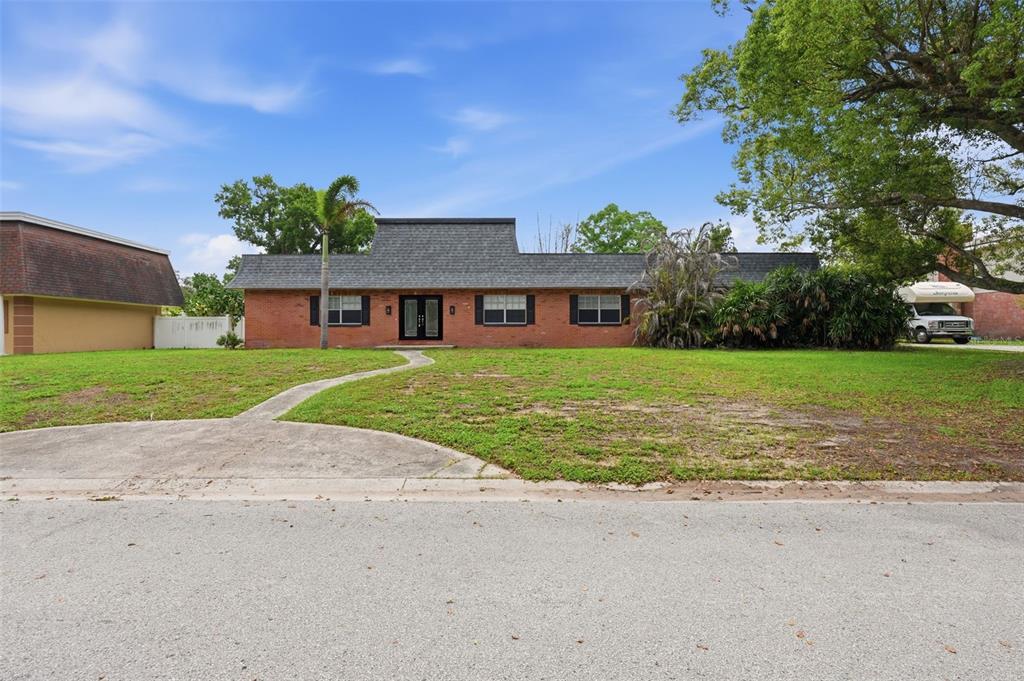 1303 WALLWOOD DRIVE