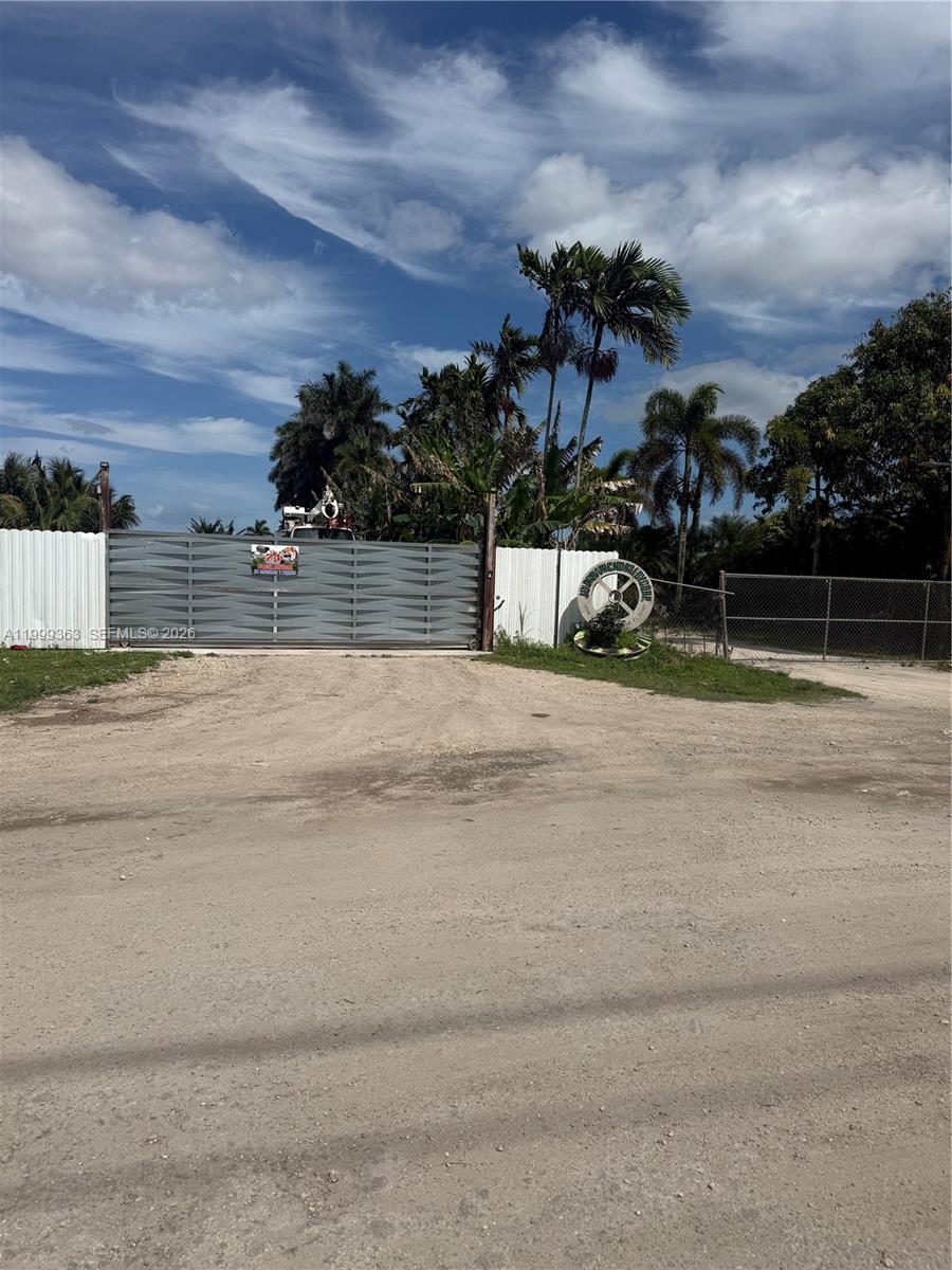 MIAMI, FL — photo 2 of 7