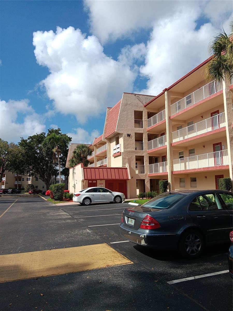 1035 Country Club Drive # 206, Margate FL 33063