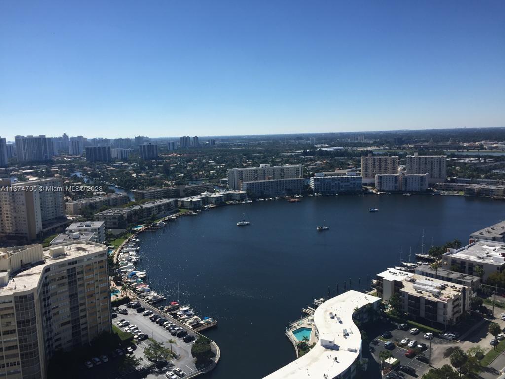 HALLANDALE BEACH, FL — photo 3 of 20