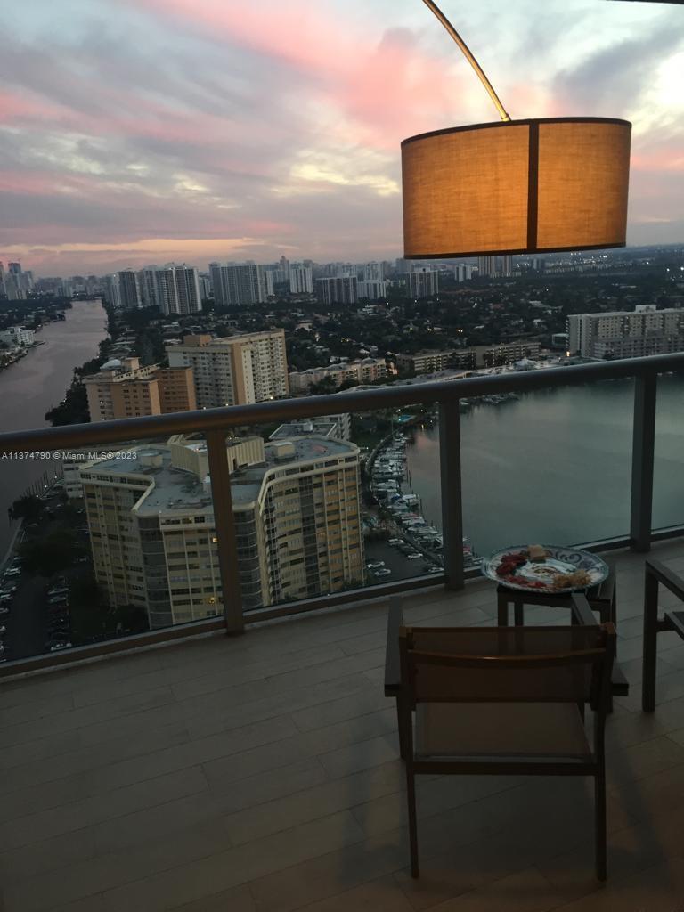 HALLANDALE BEACH, FL — photo 4 of 20
