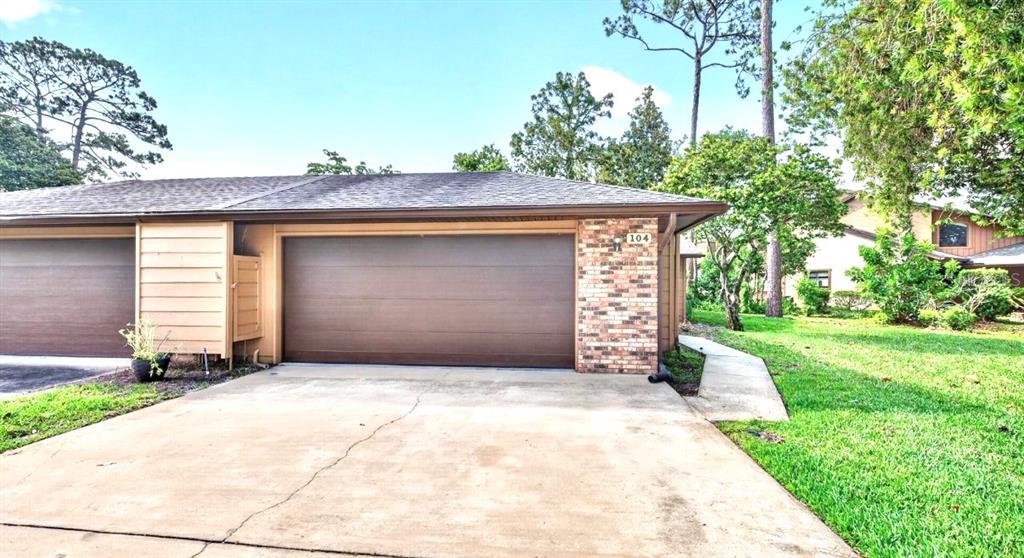 104 HORSESHOE TRAIL
