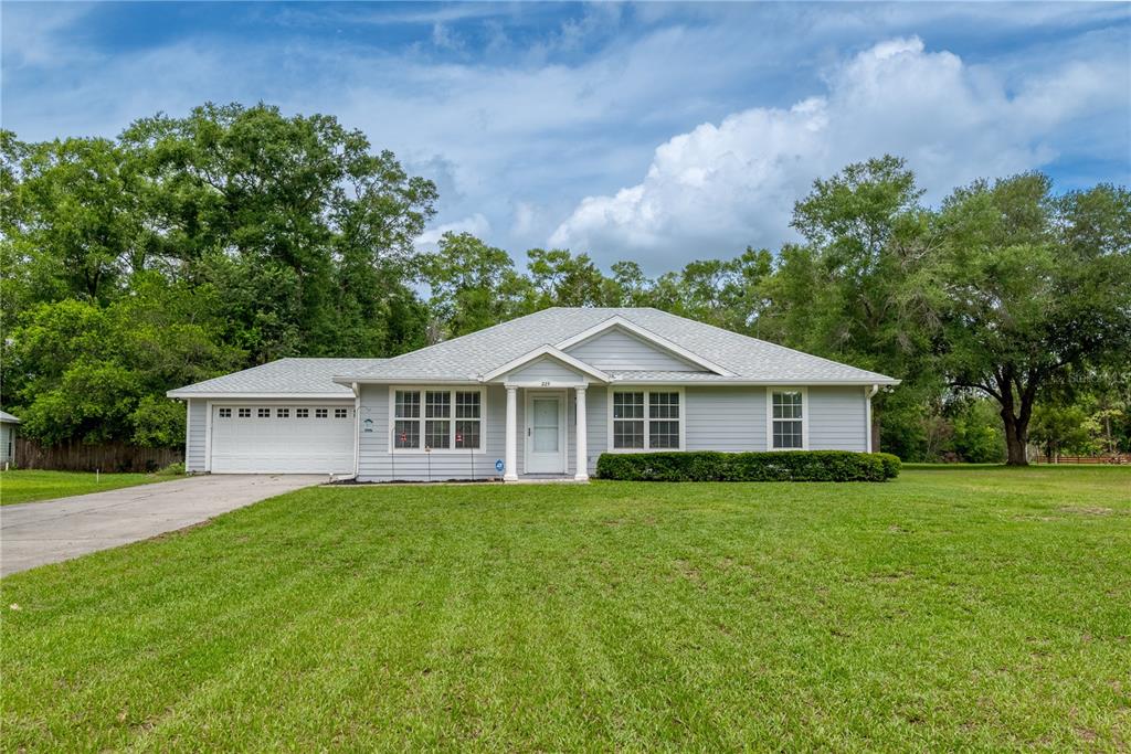 229 SW CABOOSE DRIVE
