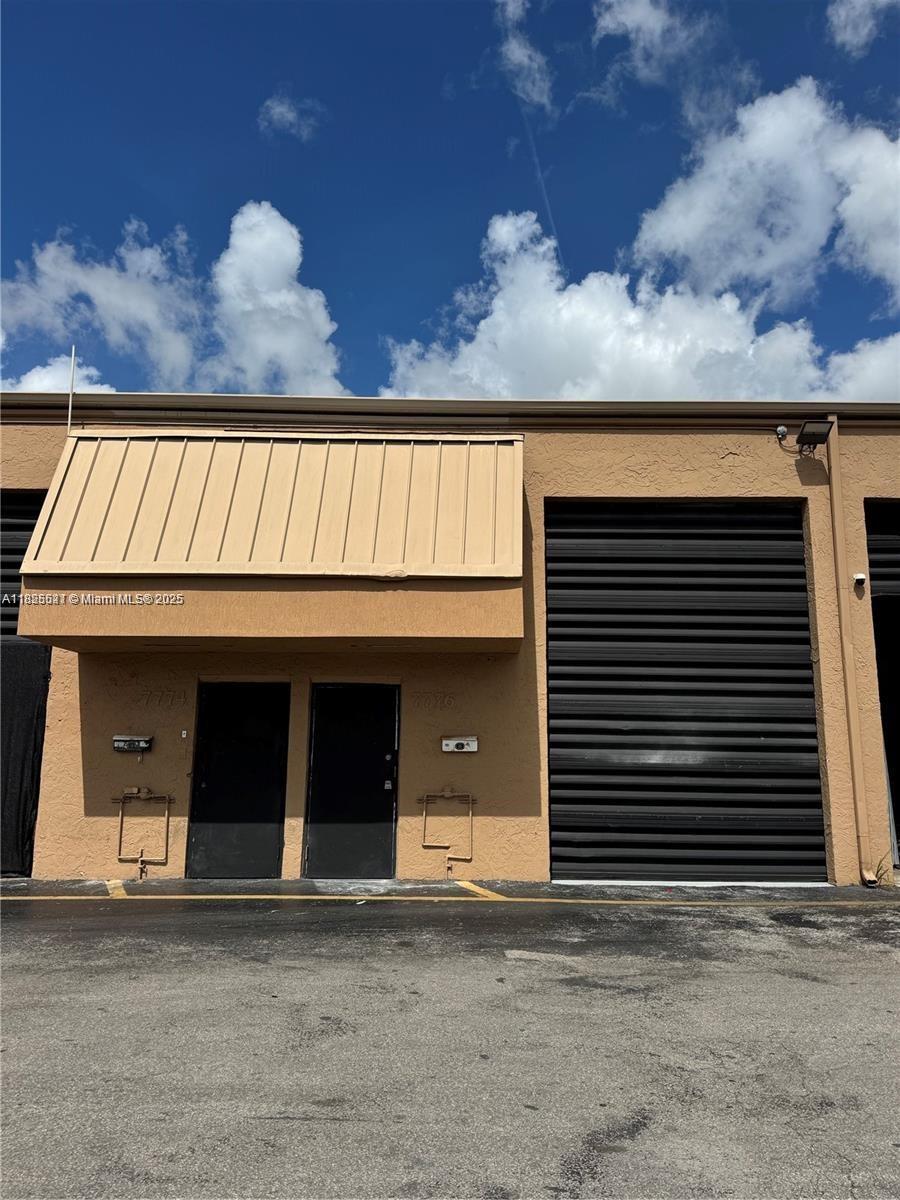7782 NW 64th St, Miami FL 33166