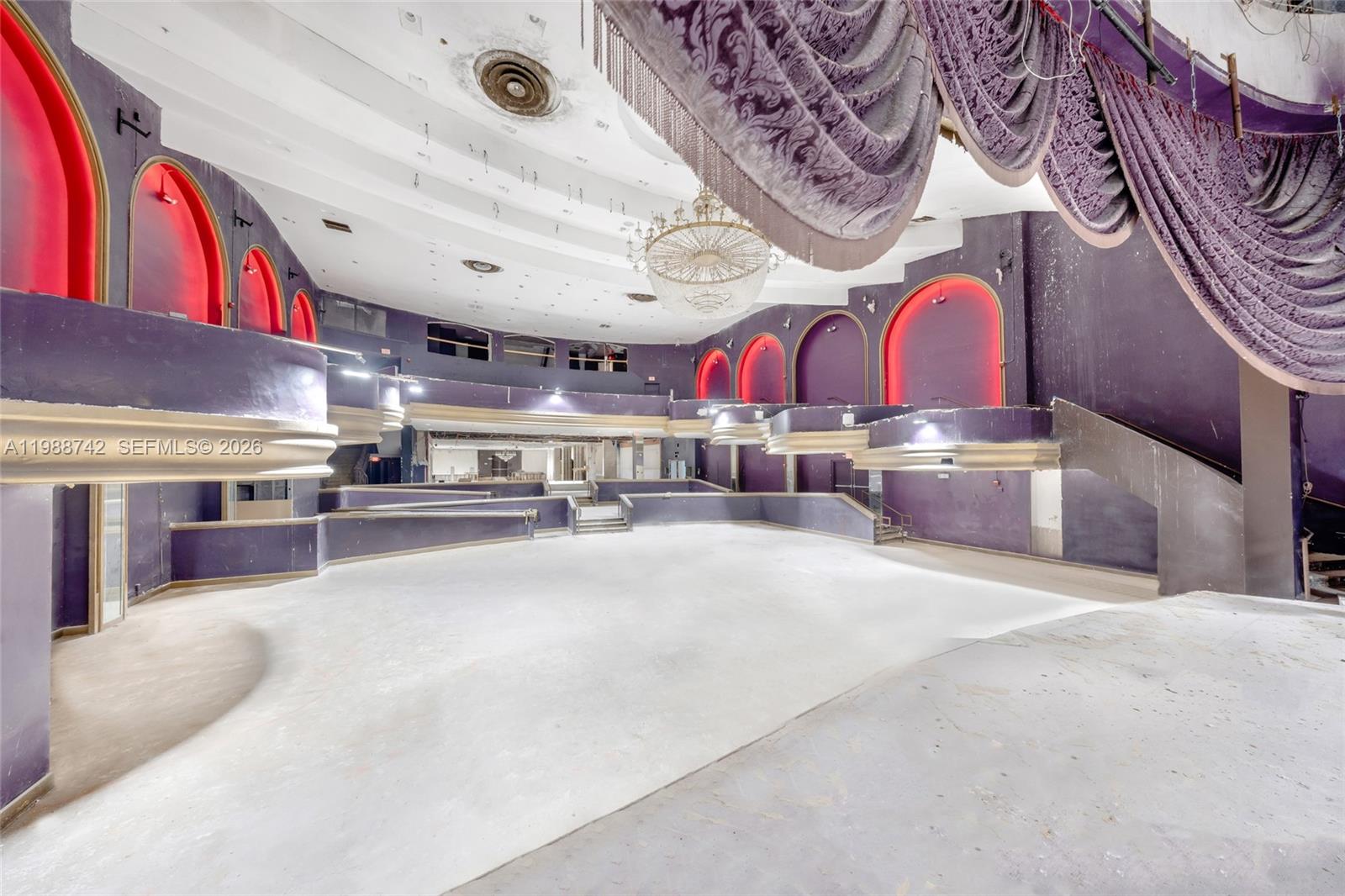 5445 Collins Ave, Miami Beach FL 33140
