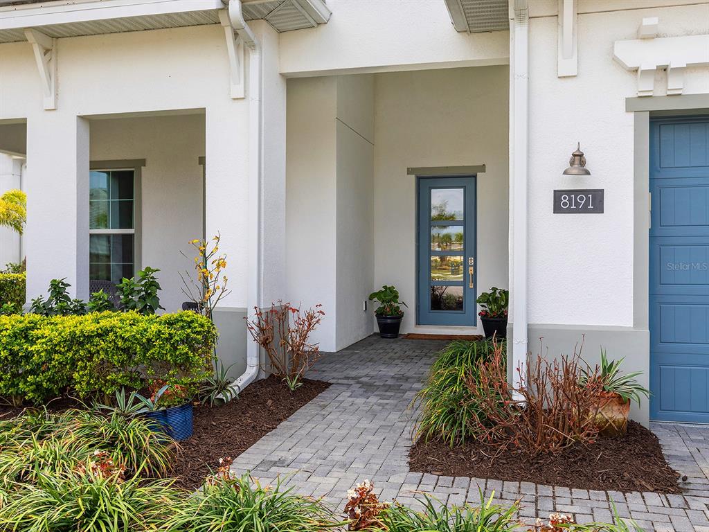 8191 REDONDA LOOP, LAKEWOOD RANCH, FL — photo 2 of 30