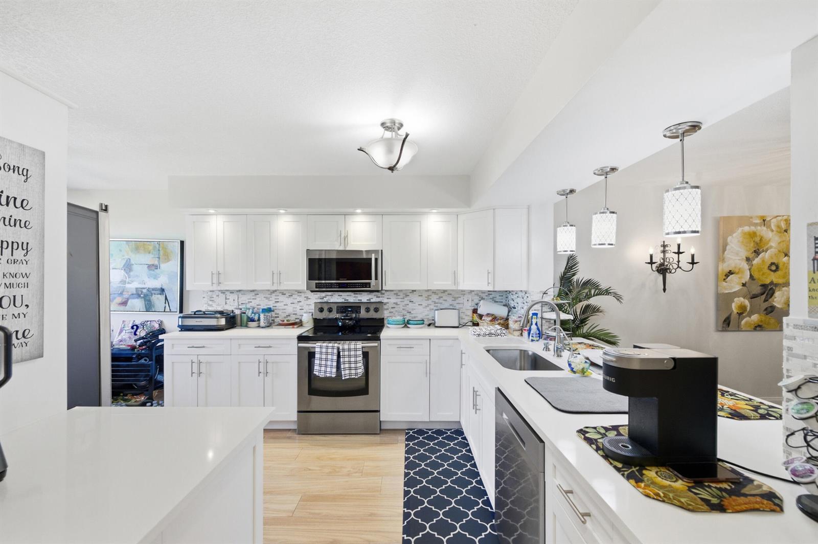 15461 Pembridge Drive # 207, Delray Beach FL 33484