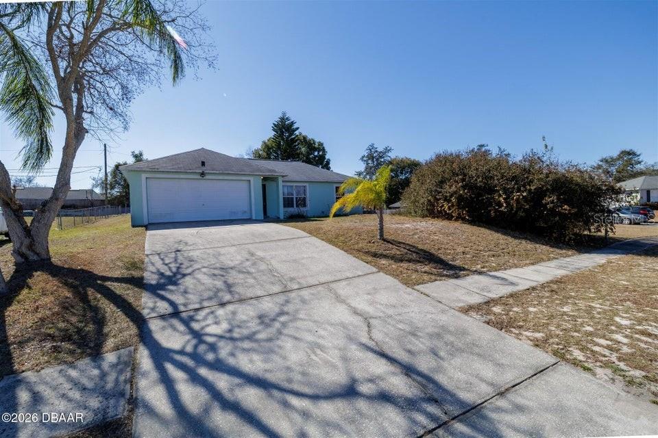152 LARCHMONT DRIVE