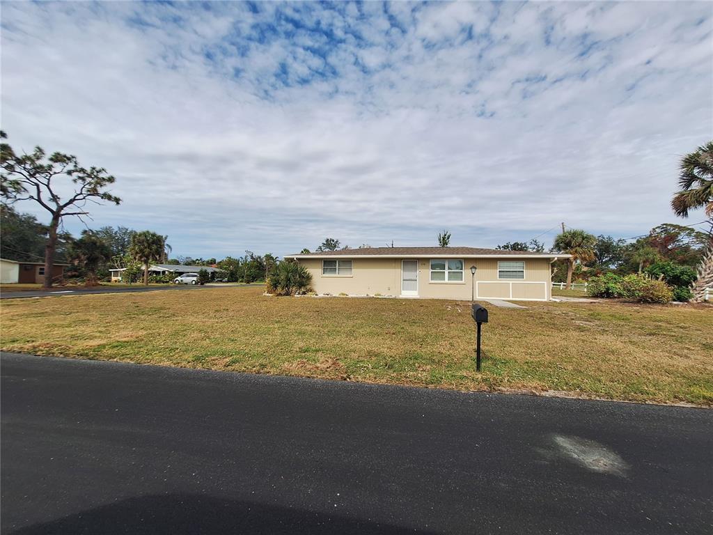 858 E 7TH STREET, ENGLEWOOD, FL — photo 2 of 20