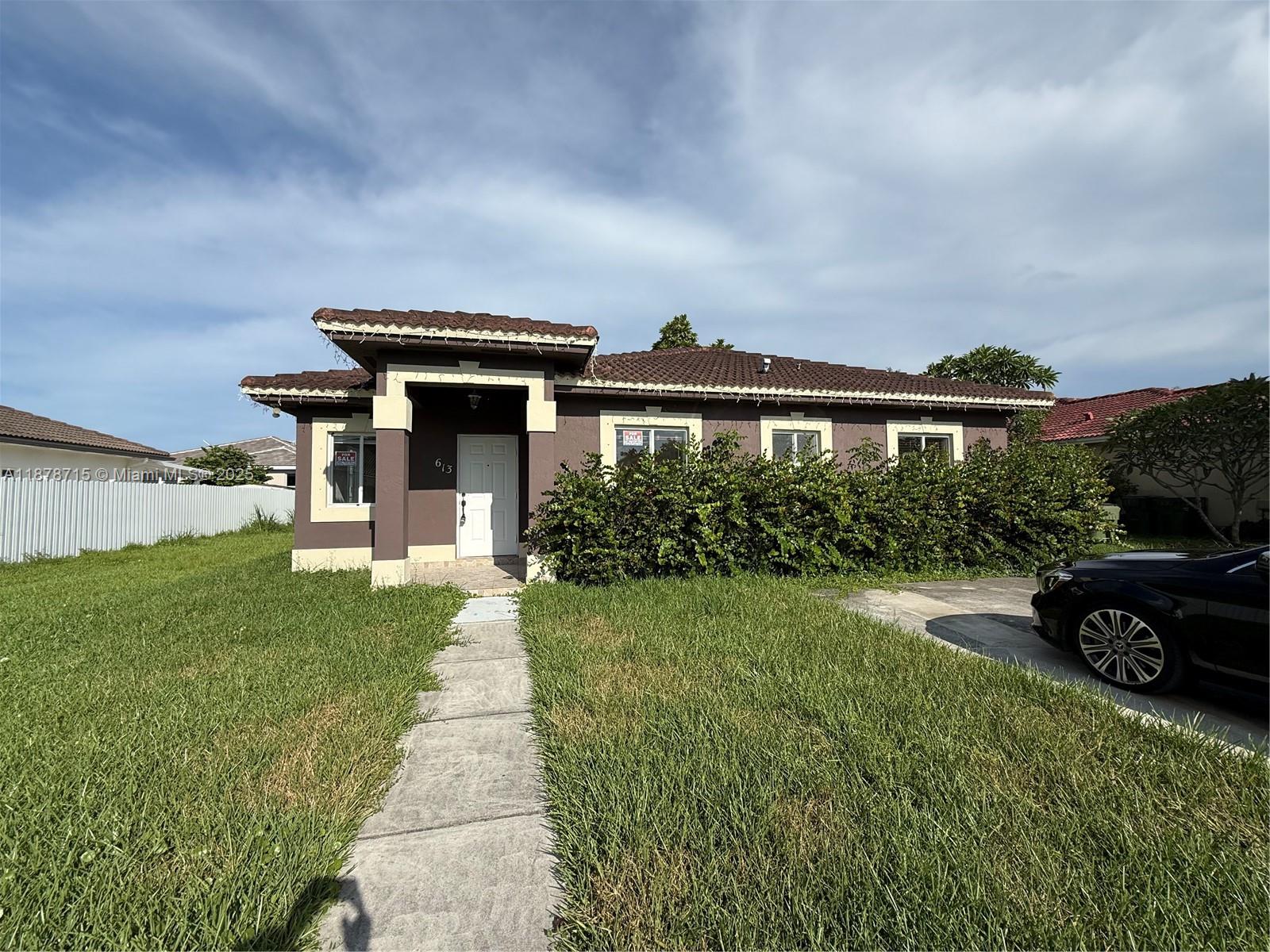 613 SE 14th Pl, Homestead FL 33033