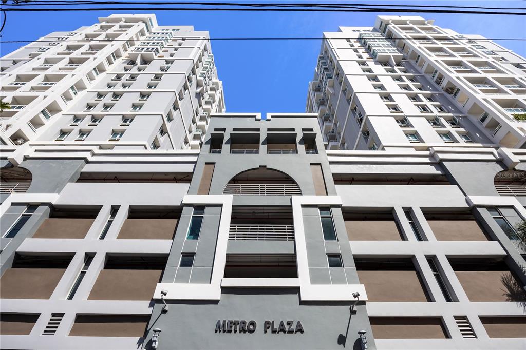 303 VILLAMIL UNIT 1904