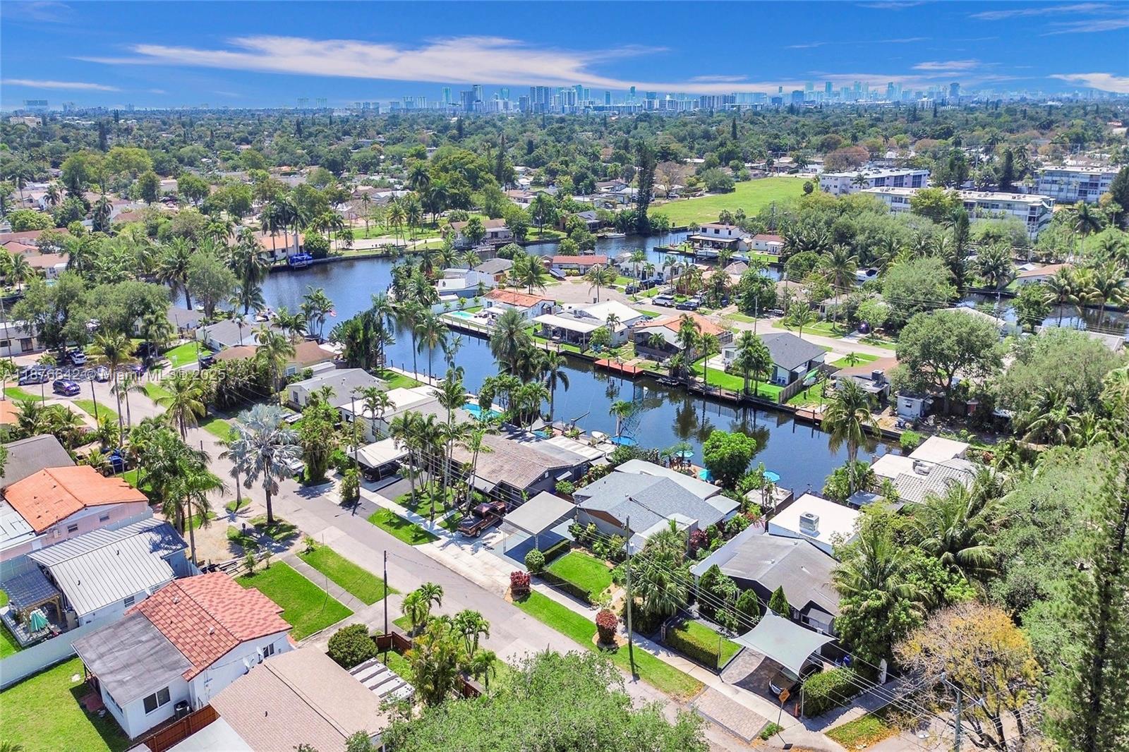 2713 Coolidge St, Hollywood FL 33020