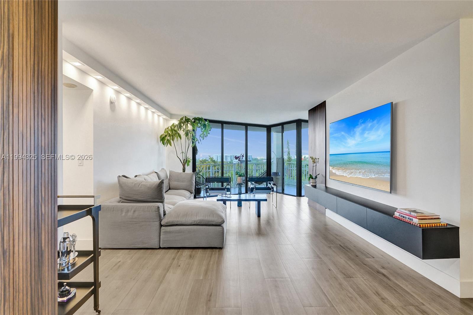 1000 Quayside Ter # 707, Miami FL 33138