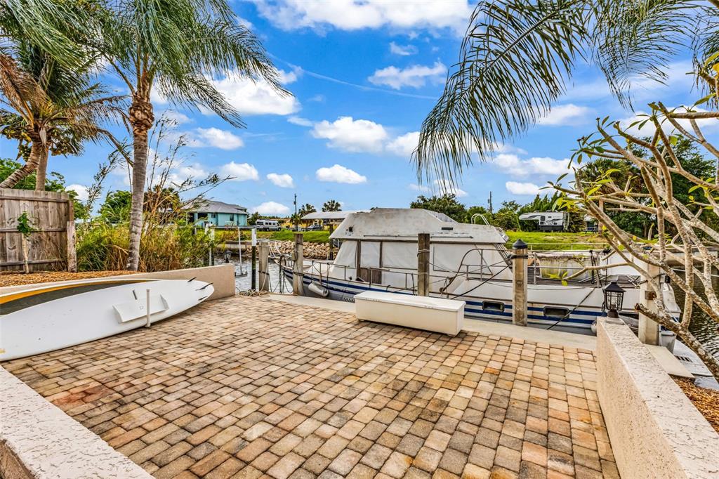 28401 COCO PALM DR, PUNTA GORDA, FL — photo 3 of 30