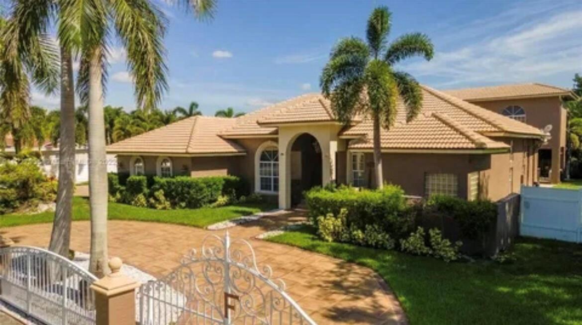 423 NE 3rd Street, Pompano Beach FL 33060