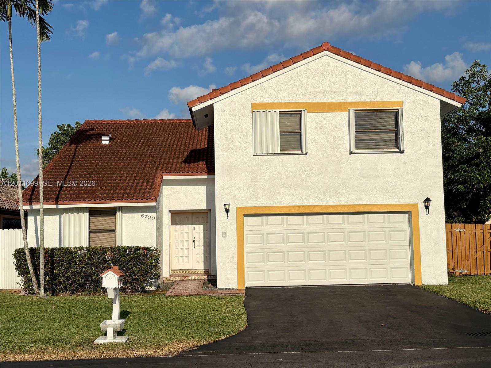 6700 SW 104th Ct, Miami FL 33173