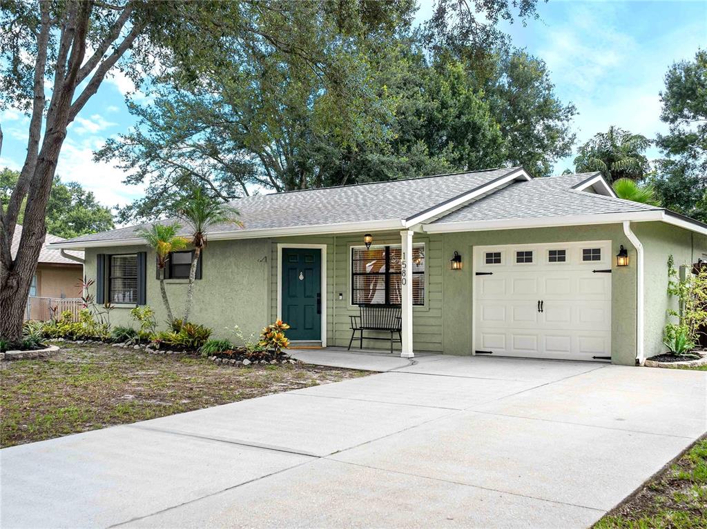 1580 DEER HOLLOW BOULEVARD
