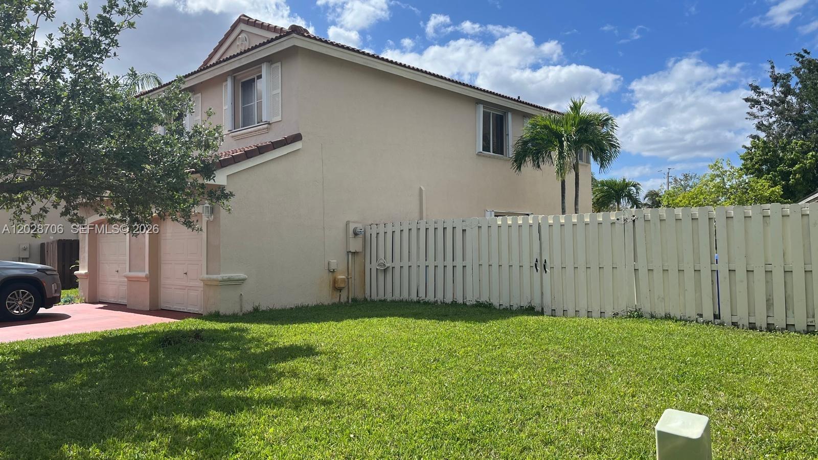 PEMBROKE PINES, FL — photo 4 of 30