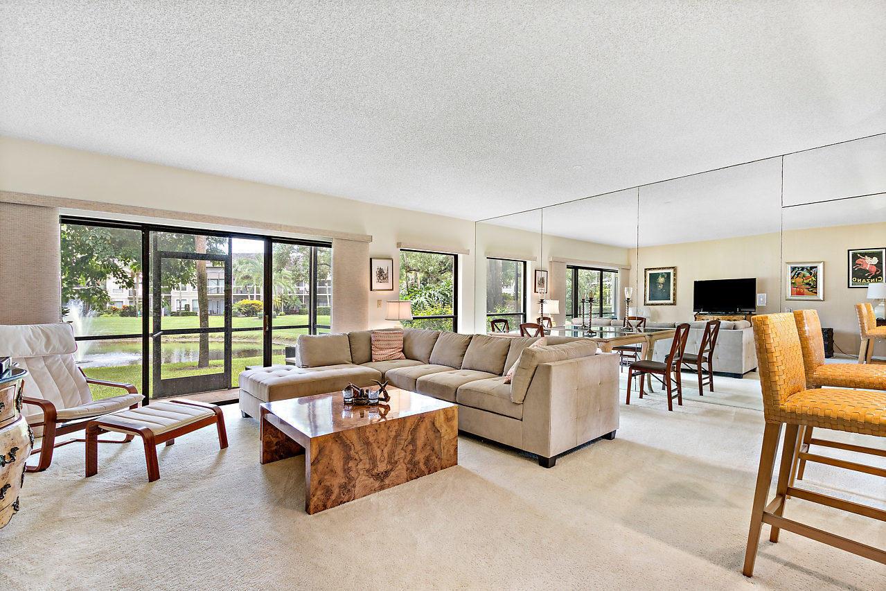 11863 Wimbledon Circle # 426, Wellington FL 33414