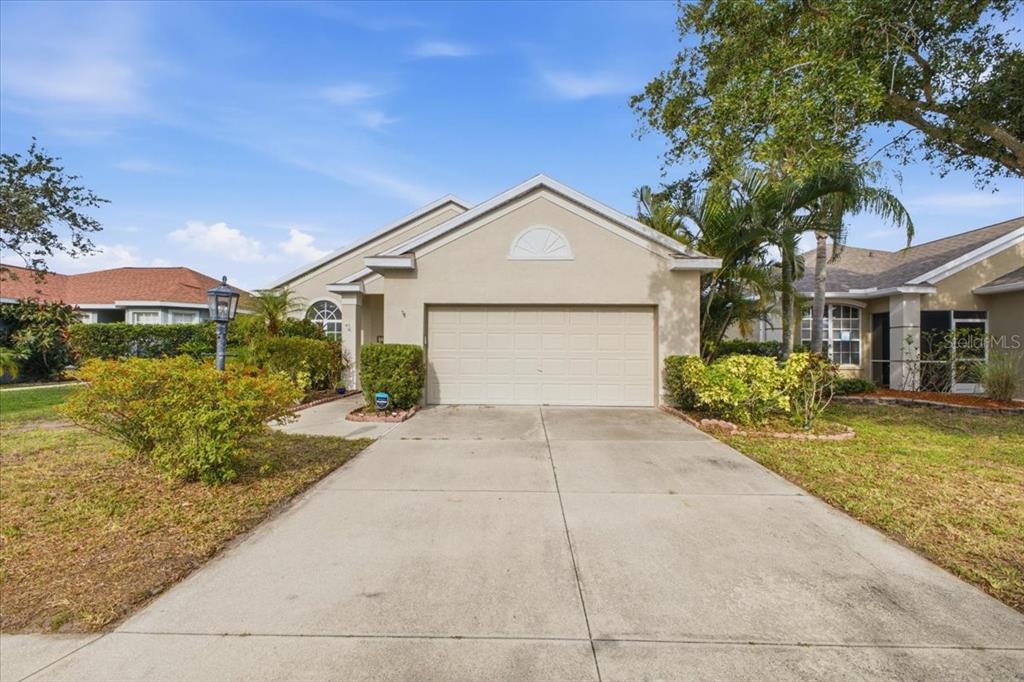 819 SPRINGWOOD CIRCLE