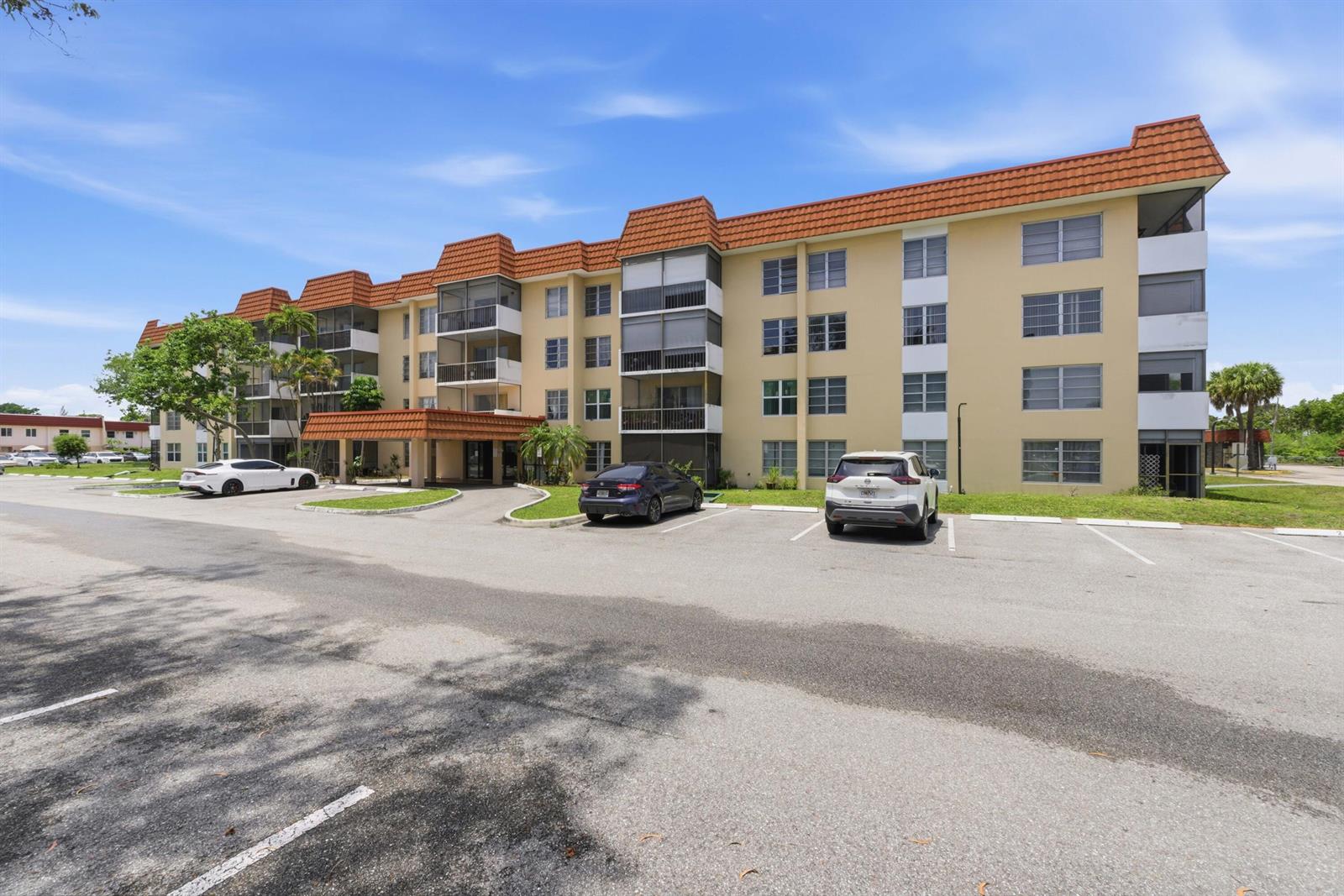 4152 Inverrary Drive # 311, Lauderhill FL 33319