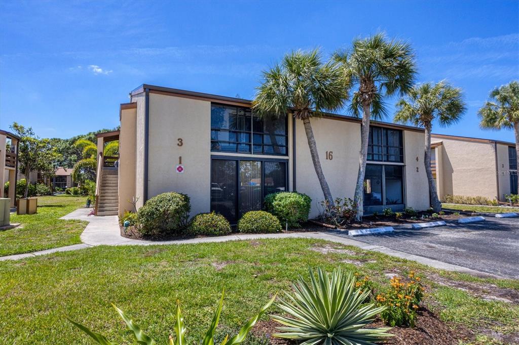 16 QUAILS RUN BOULEVARD UNIT 1
